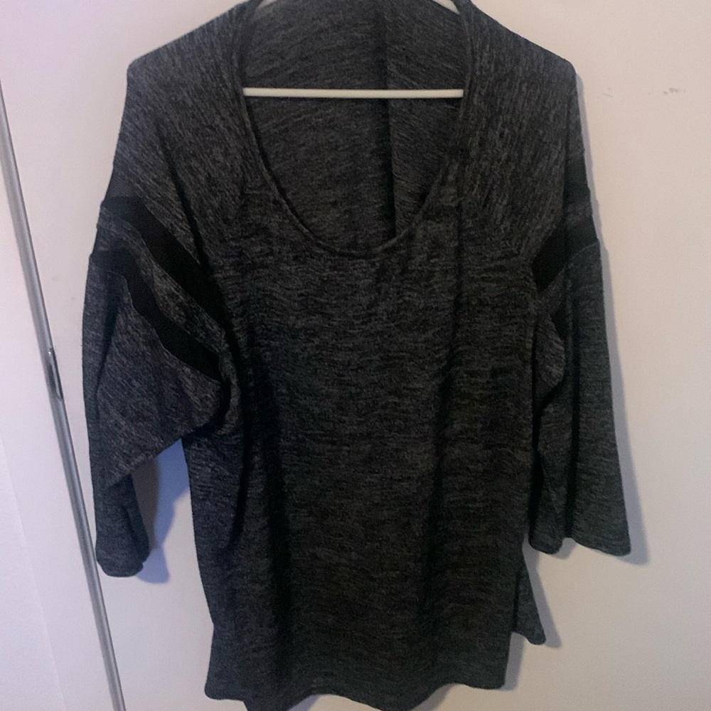 3x very soft short sleeve thin shirt with see through lines on arm